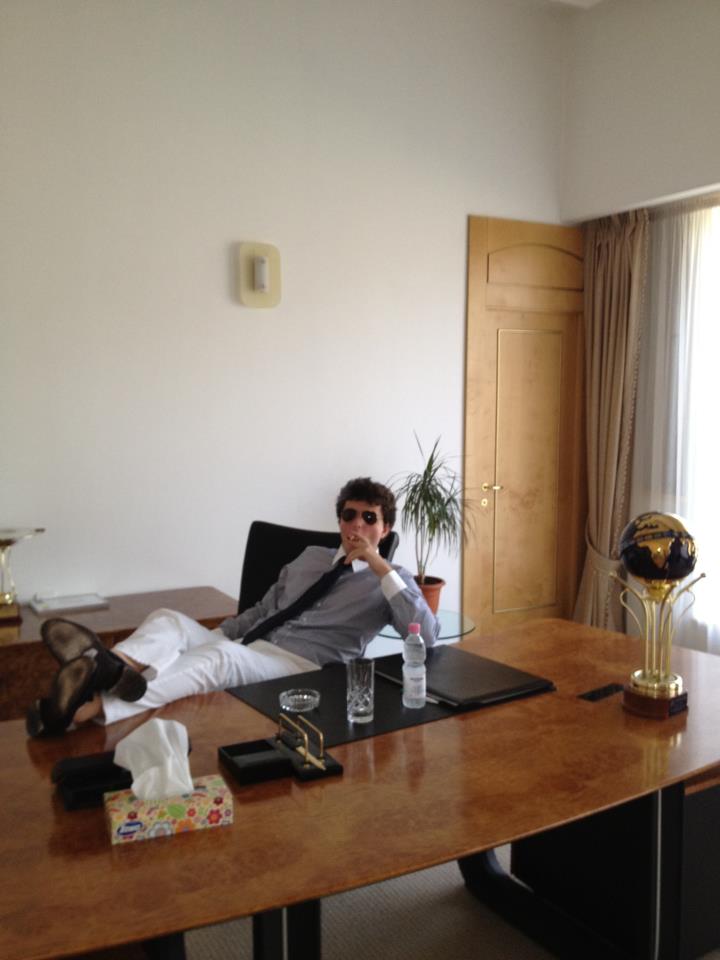 Victoras Micula de abia a implinit 18 ani