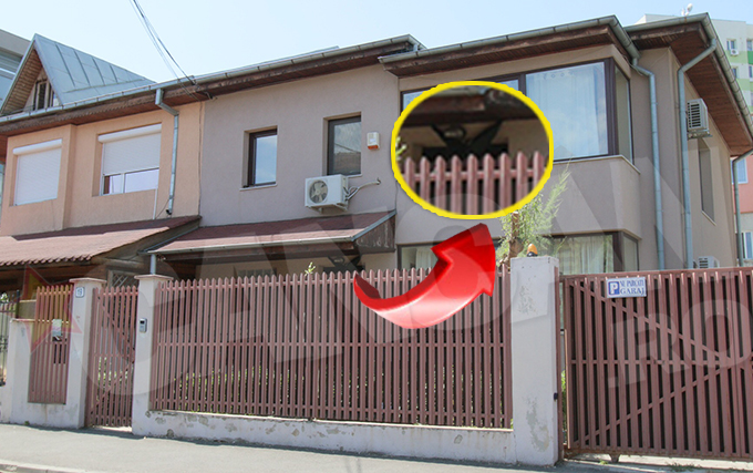 La casa vedetei a fost arborat deja doliul