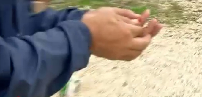 Acesta a reusit sa se taie la deget