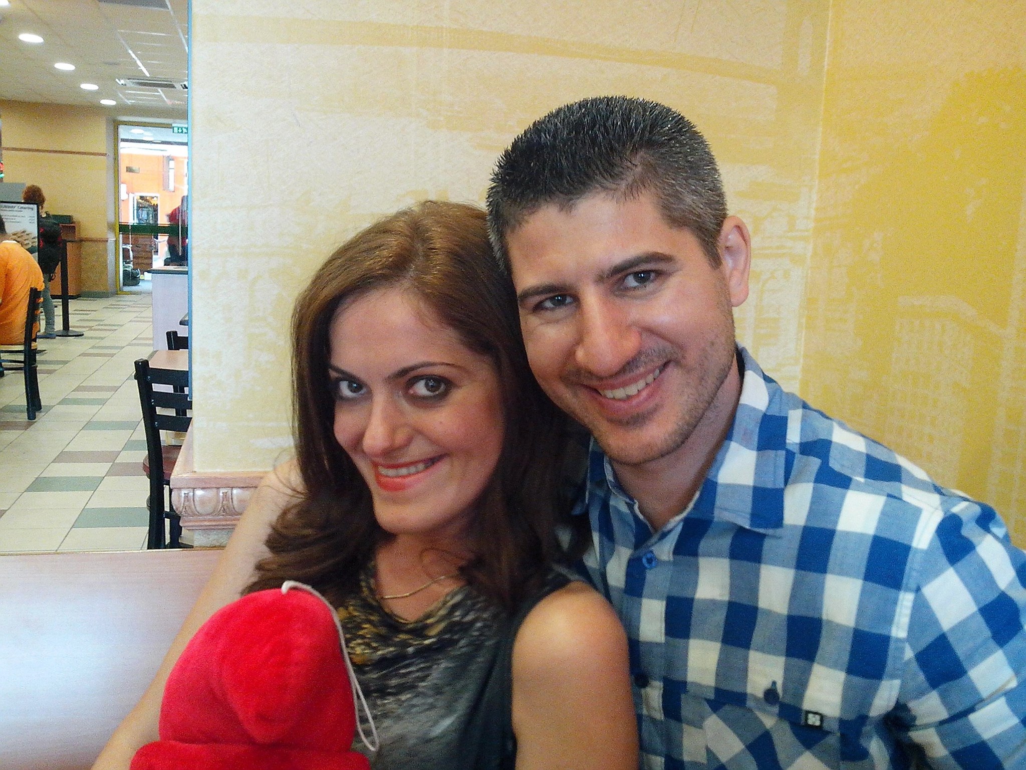 Cei doi indragostiti sunt foarte fericiti impreuna