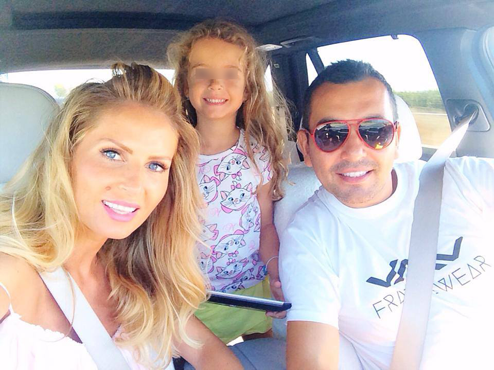 Cantareata a plecat in concediu alaturi de fetita si sotul ei