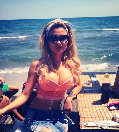 Denisa isi doreste sani mai mici