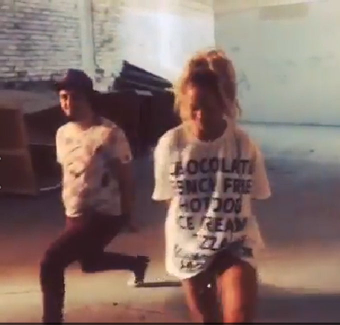 Delia si-a surprins fanii cu un dans original