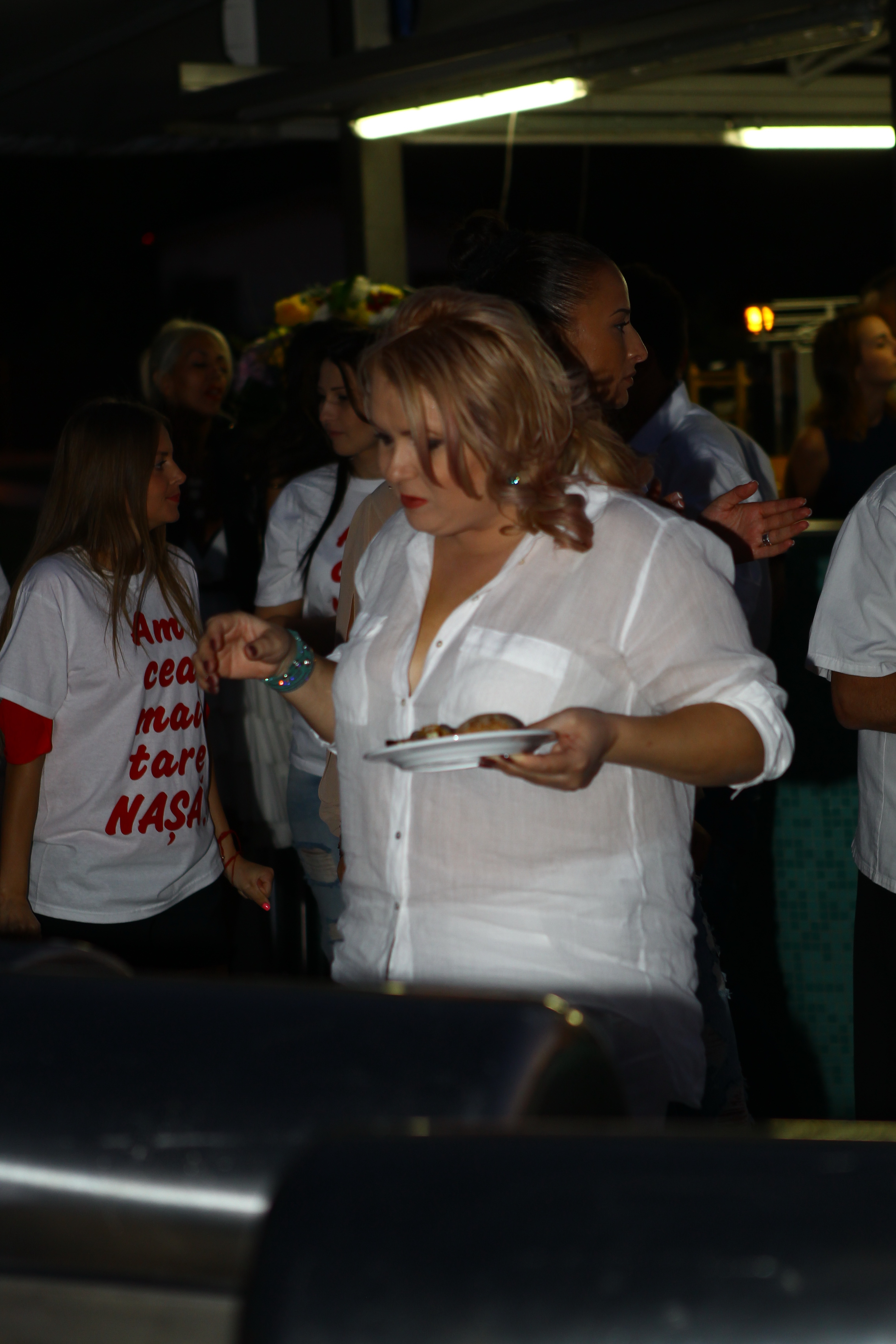 De cum au ajuns platourile cu mancare, Viorica a fost prima