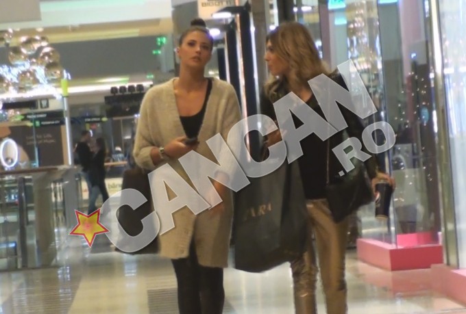 Sore si Antonia sunt foarte bune prietene si isi petrec mult timp impreuna