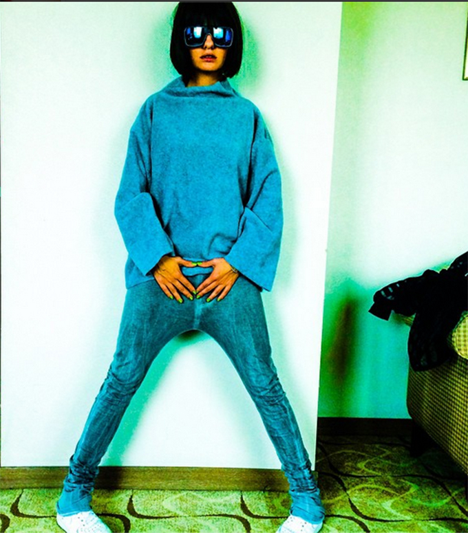 Alexandra Stan si-a schimbat si stilul vestimentar