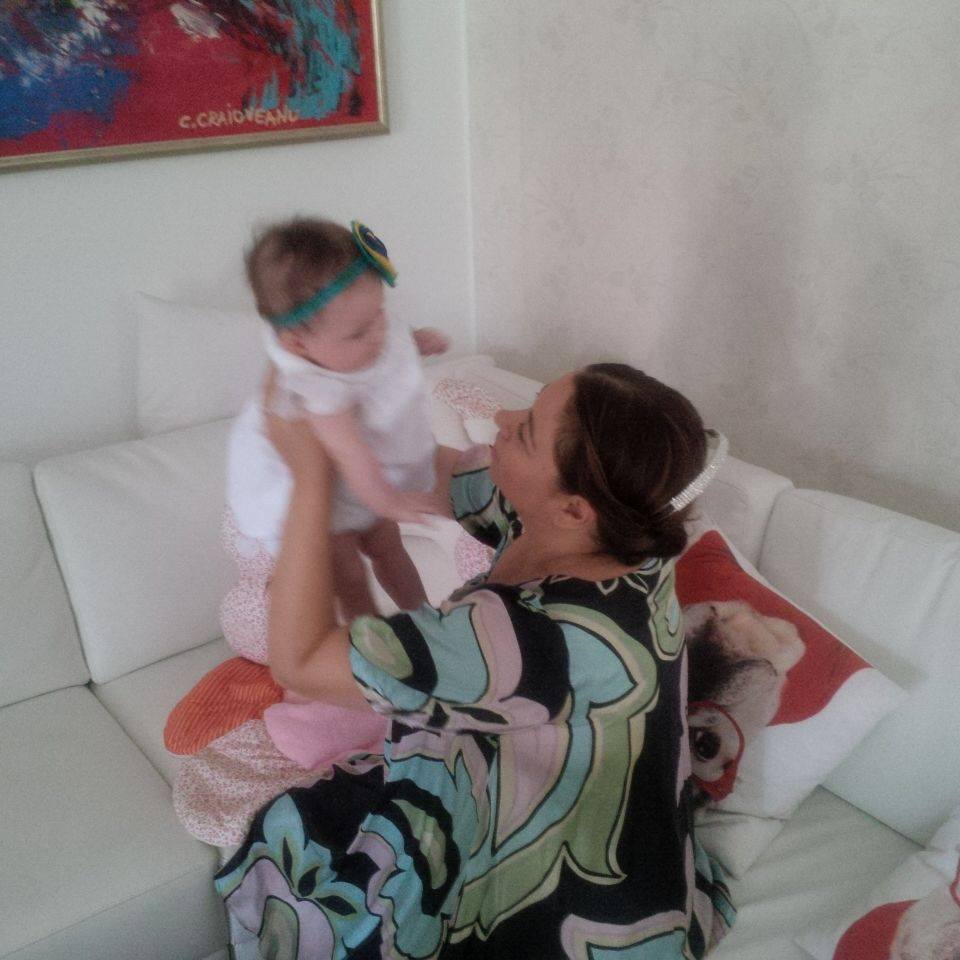 Acum, Oana Roman este in afara oricarui pericol si se bucura din plin de fetita ei