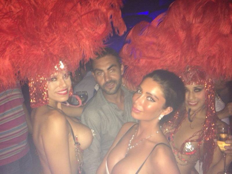 Ahmad este atras de petreceri exclusiviste