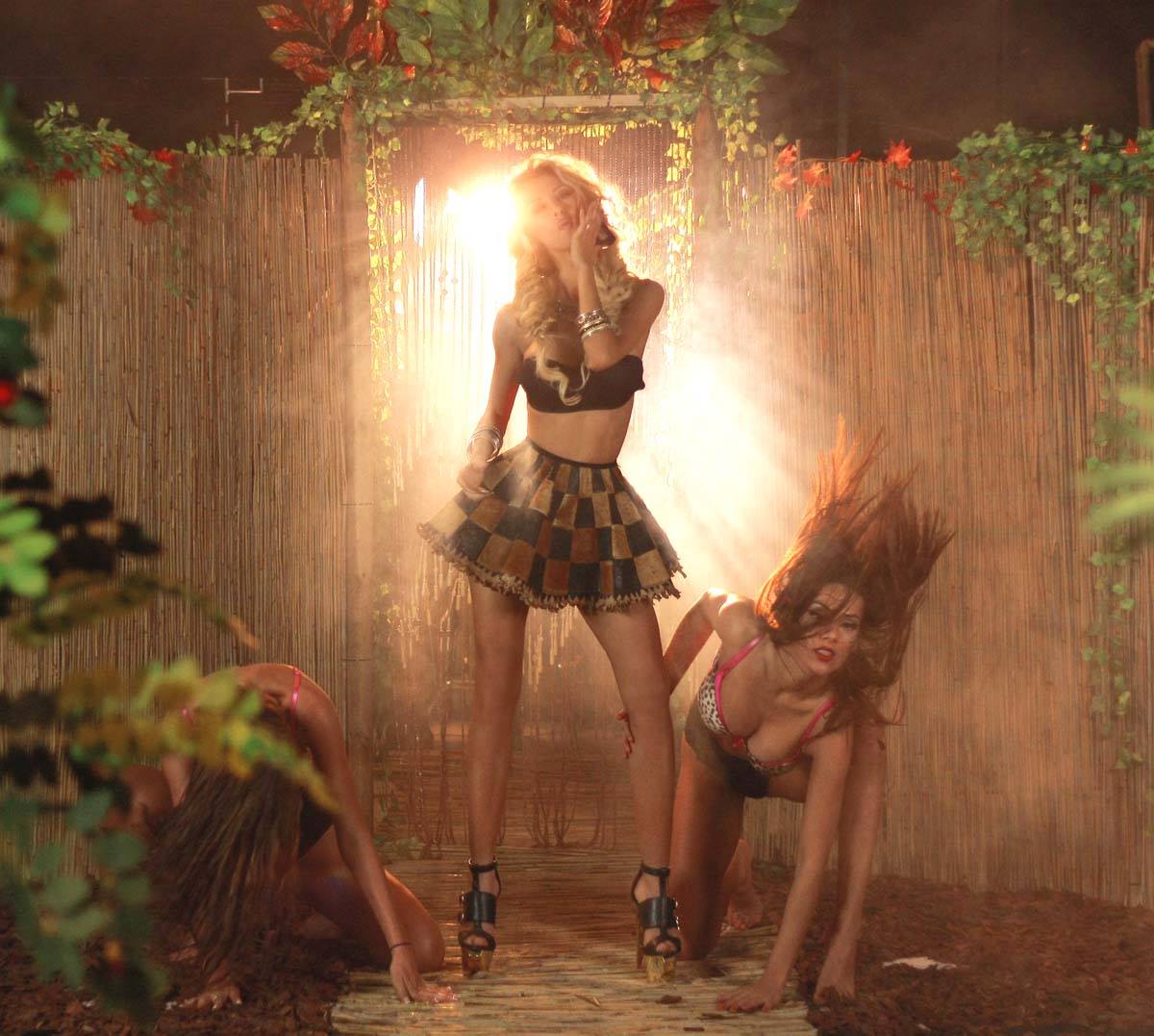 Fanii i-au transmis condoleante