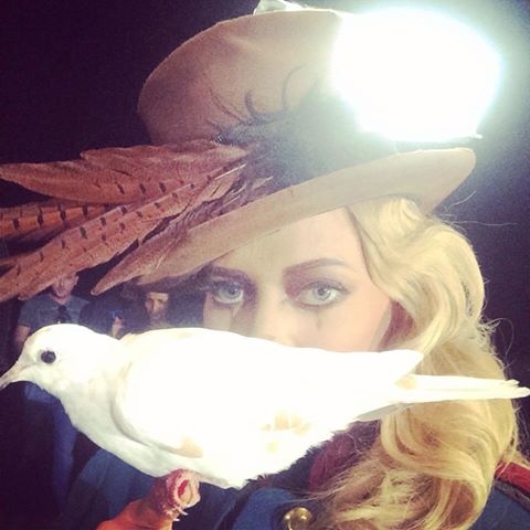 Altii au comparat-o pe Delia cu Iulia Albu