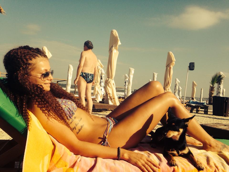 Cantareata a facut furori pe plaja