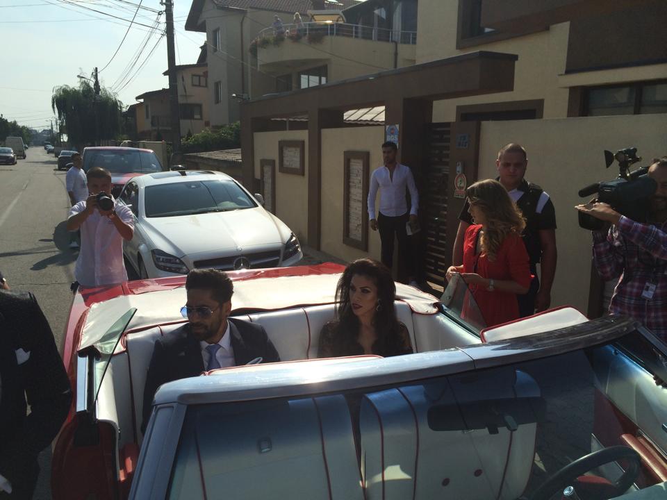 Connect-R s-a aratat foarte fericit in ziua nuntii