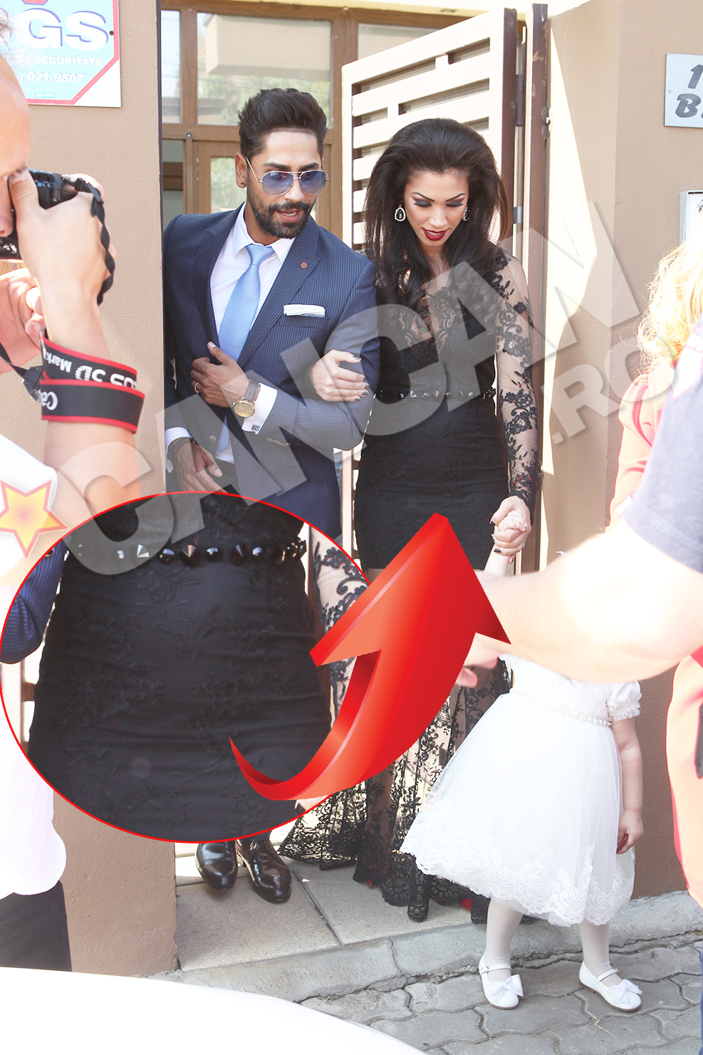 Raluca a imbracat o rochie neagra, mulata, care i-a scos burta de gravida in evidenta