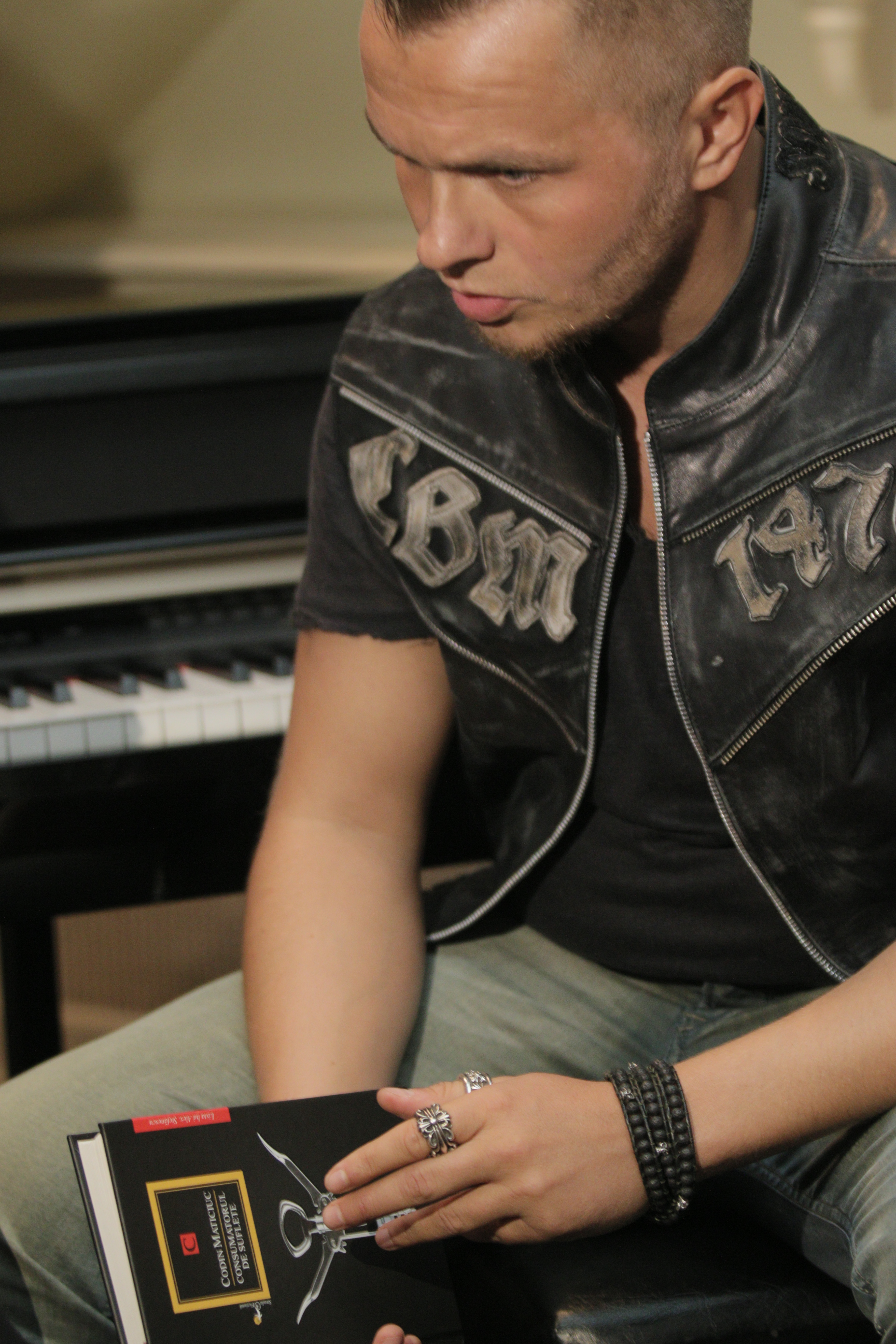 Codin a scos primul sau roman