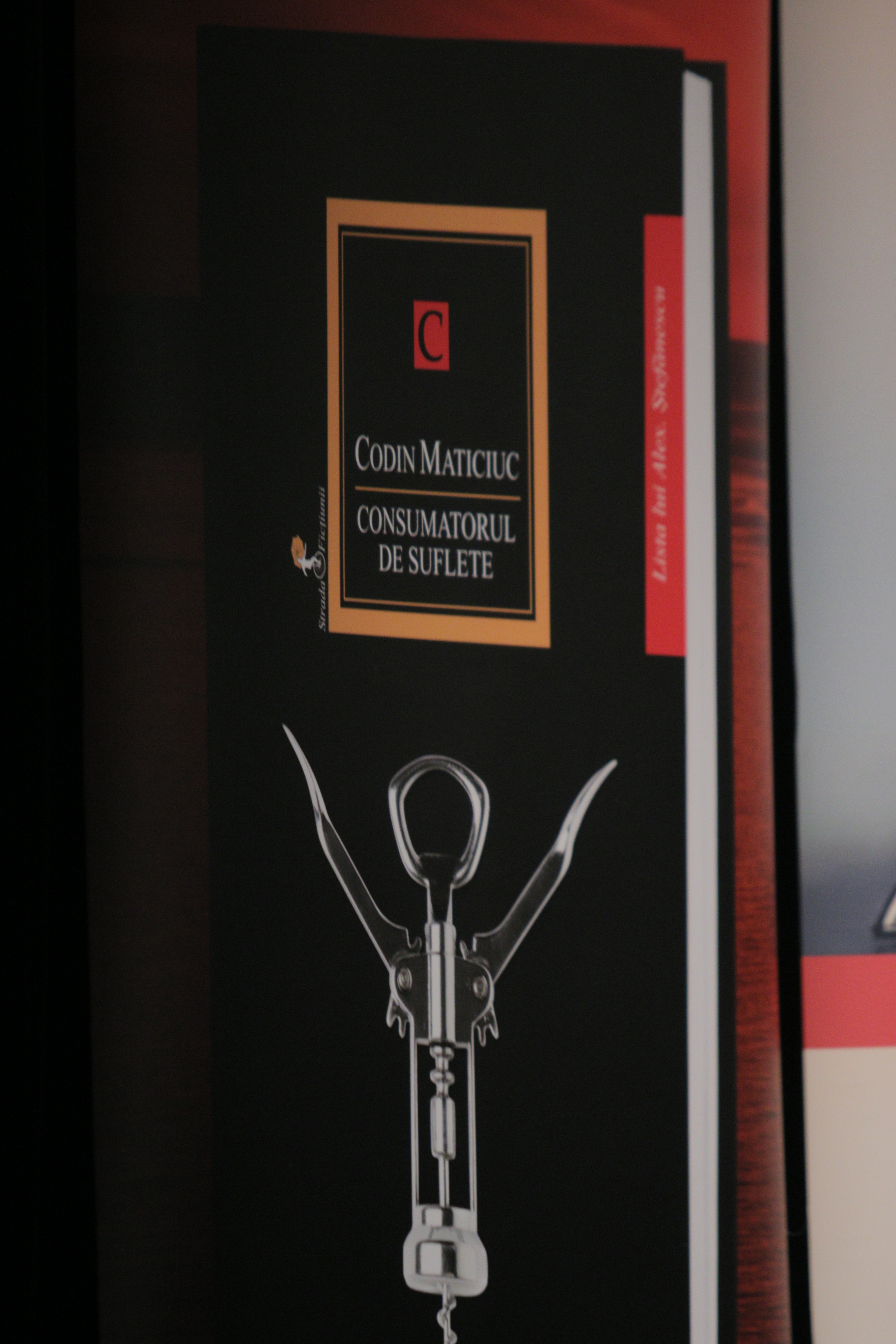 Cartea tanarul se gaseste deja pe piata