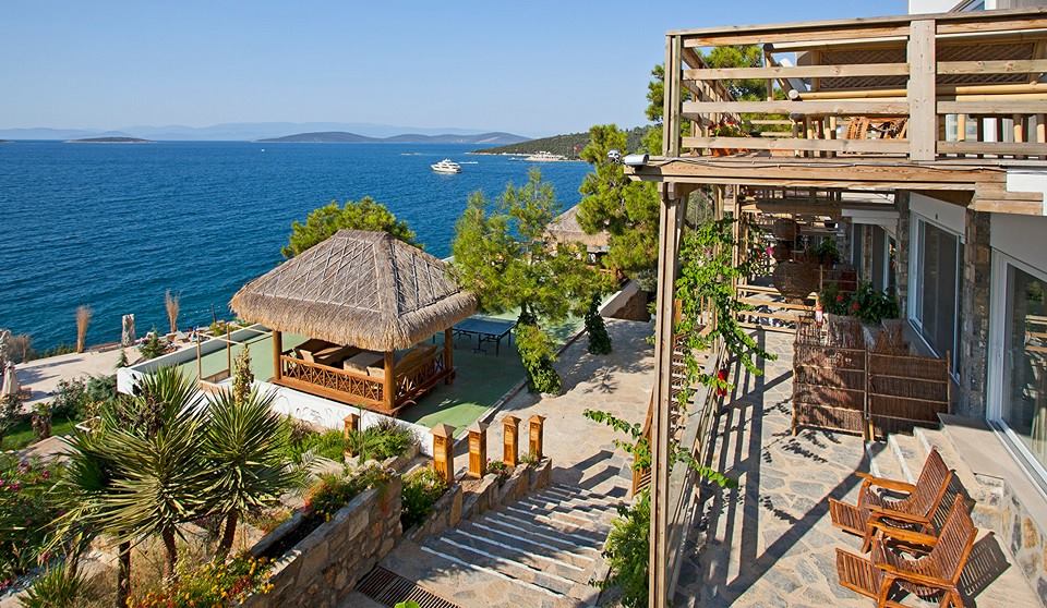 Asa arata locul unde va merge acum Andreea Marin