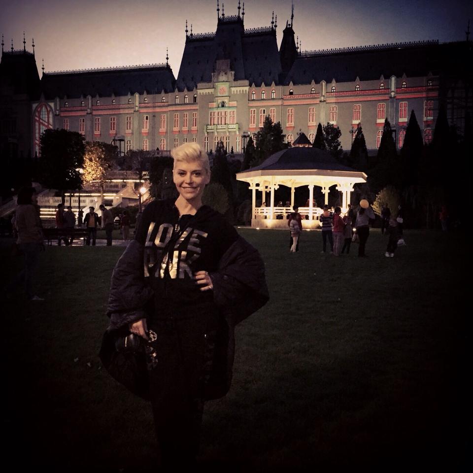 In aceasta seara, vedeta si-a salutat fanii de la Iasi