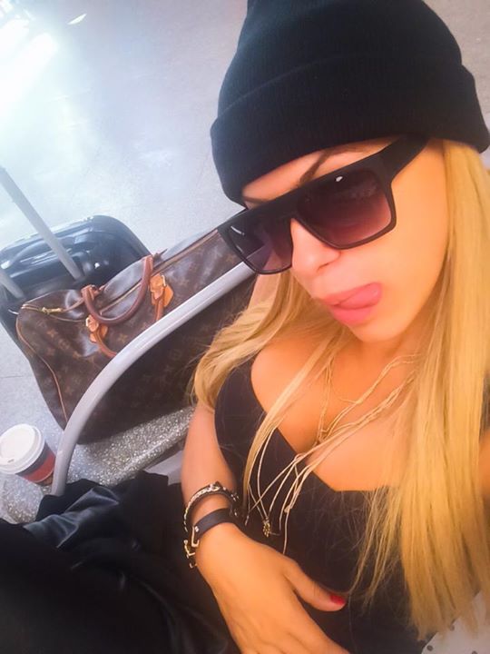 Anda Adam si-a innebunit fanii cu decolteul ei