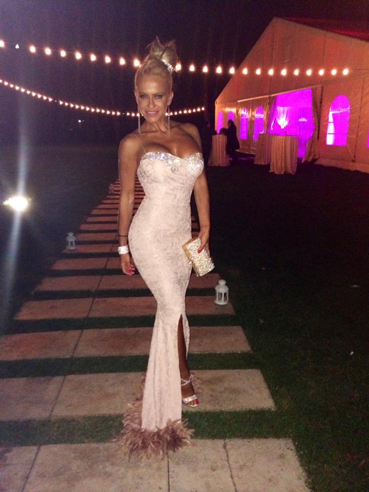 Cantareata este una dintre cele mai sexy vedete de la noi