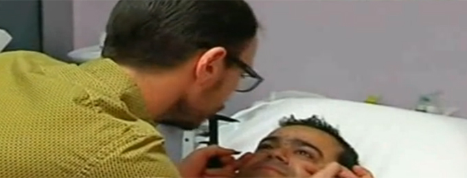 Manelistul s-a lasat pe mana medicilor pentru a scapa de cearcane