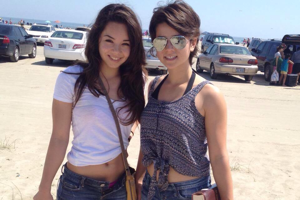 Playmate-ul a descoperit ca are doua surori, pe jumatate chinezoaice