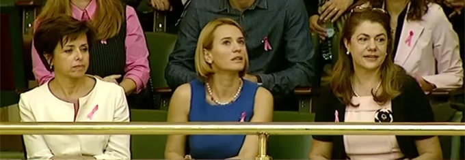 Toata ziua, Andreea Esca a fost implicata in diferite actiuni legate de lupta impotriva cancerului la san