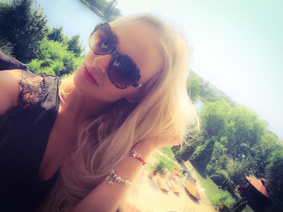 Denisa continua sa meraga in casa lui Irinel Columbeanu