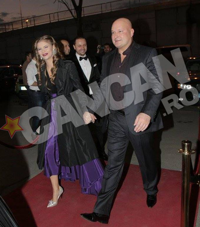 La petrecere au venit si nasii de cununie ai Andrei si ai lui Catalin Maruta