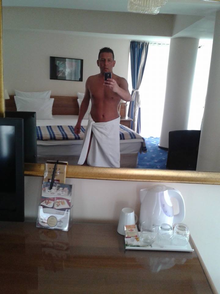 Actorul adora sa isi faca selfie-uri in ipostaze... indecente