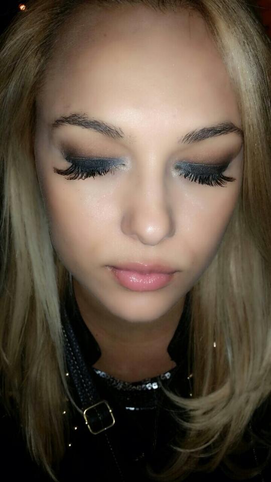 Pisi s-a apucat de cursuri de machiaj