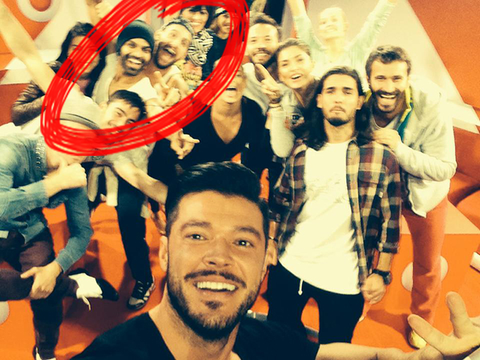 Victor s-a pozat alaturi de colegii sai