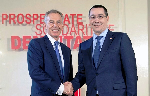 Alaturi de omologul sau Tony Blair