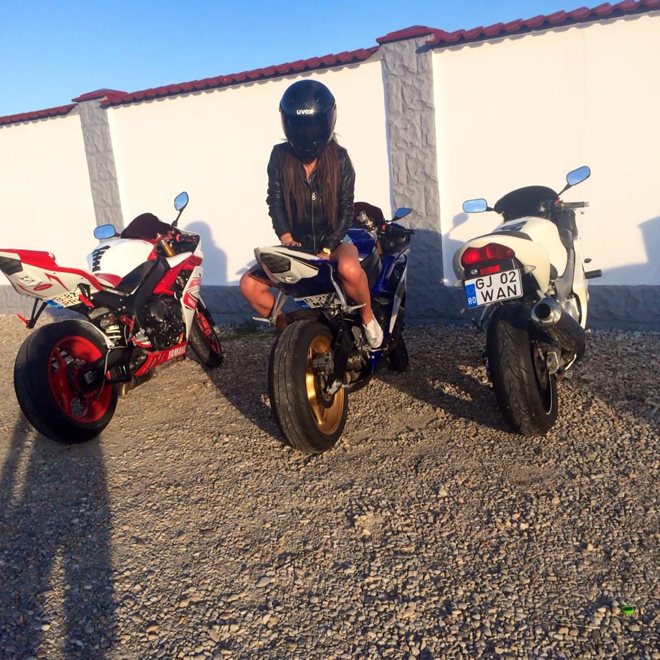 Roxana Vancea este innebunita dupa motoare