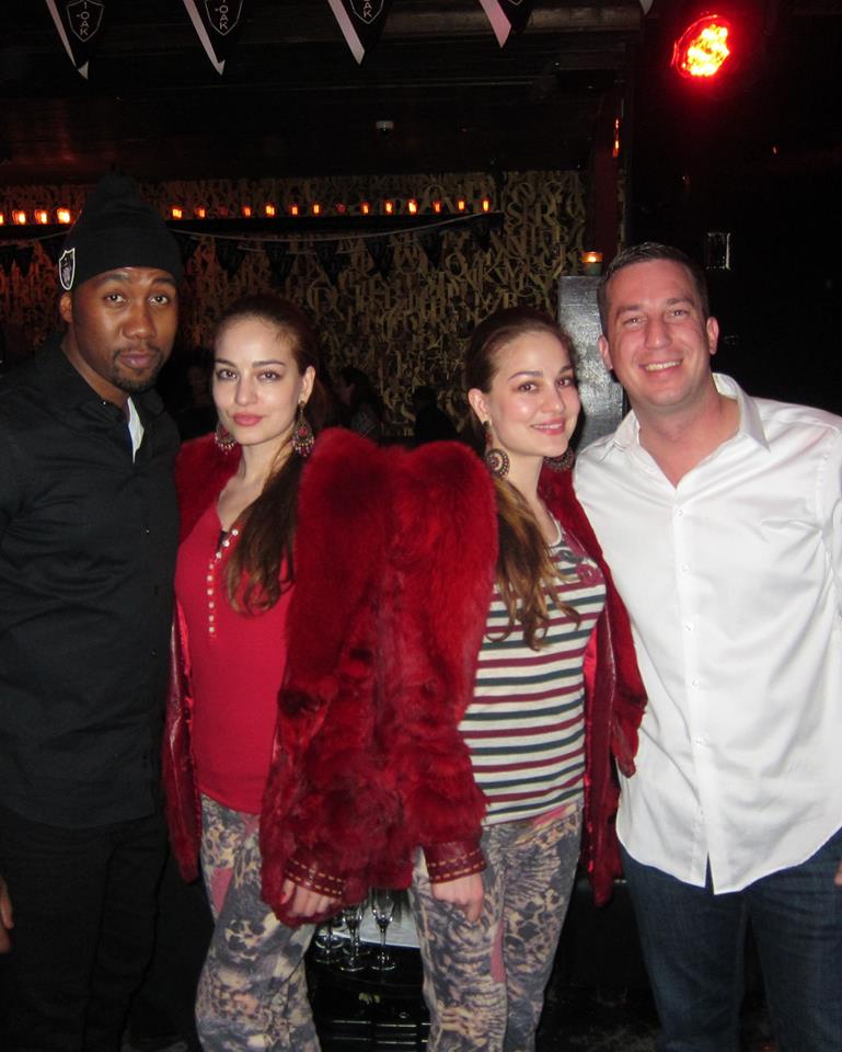 Mihaela si Gabriela alaturi de nepotul lui Nelson Mandela