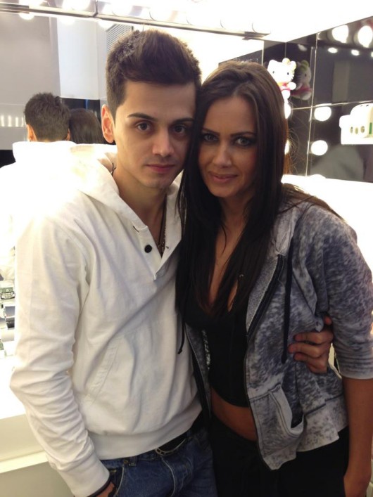 Razvan, fostul iubit al Oanei, se ocupa de vanzarea masinii