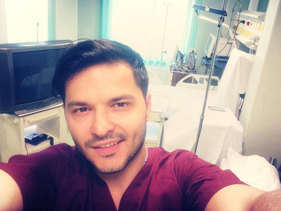 Liviu s-a fotografiat imediat dupa operatie
