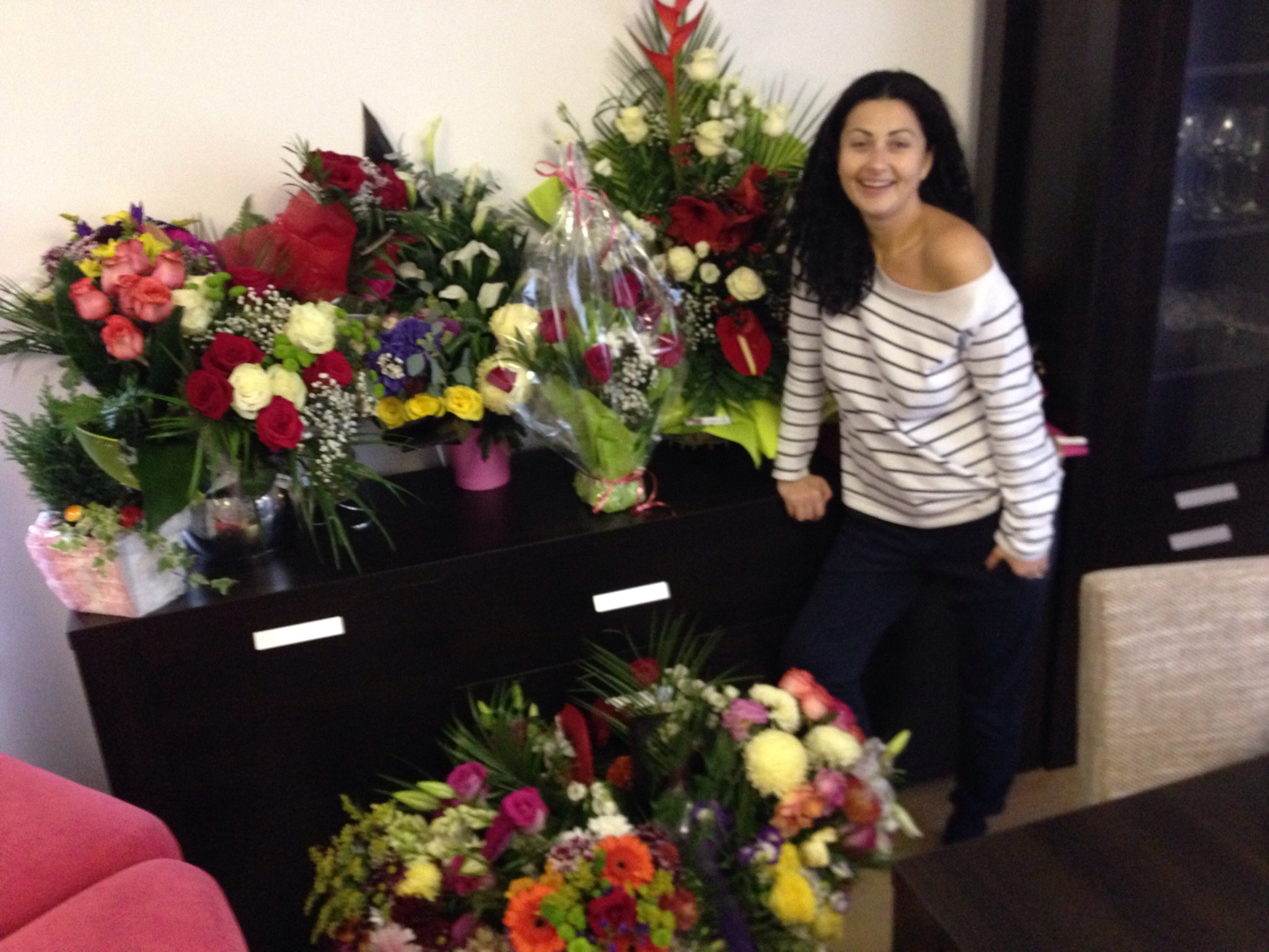 Gabriela Cristea si-a transformat sufrageria intr-o adevarata florarie