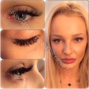 Blonda are si puncte negre pe nas