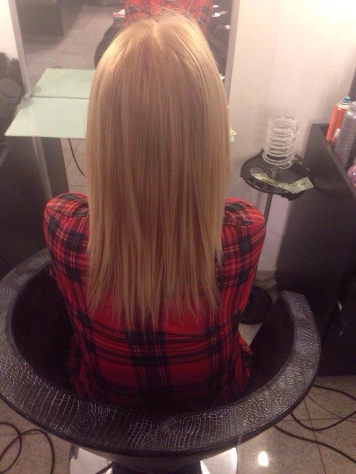 Cantareata are parul destul de scurt