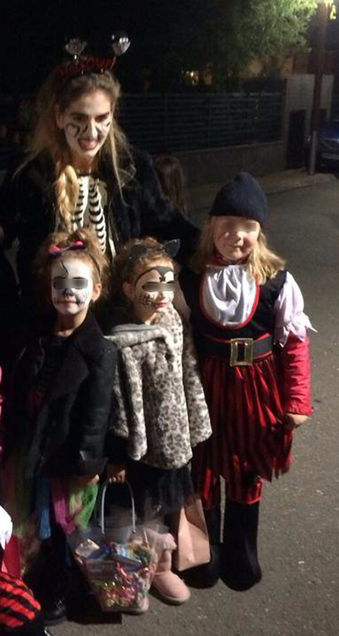 Vedeta s-a fotografiat alaturi de fiica ei si prietenele celei mici