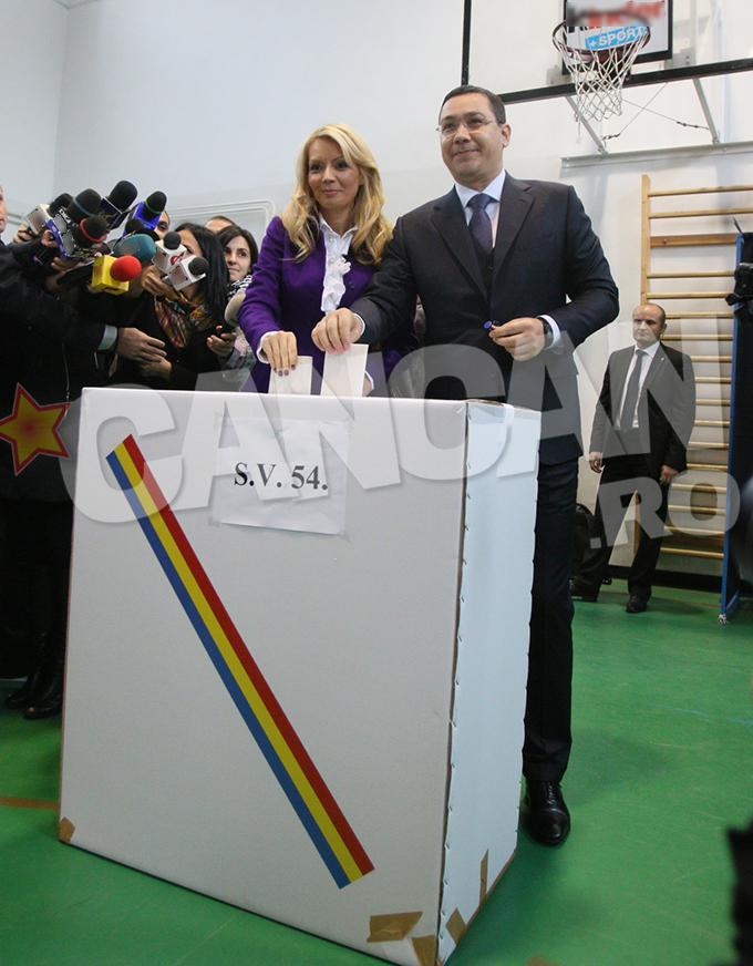 Victor Ponta si sotia lui au votat in jurul orei 10