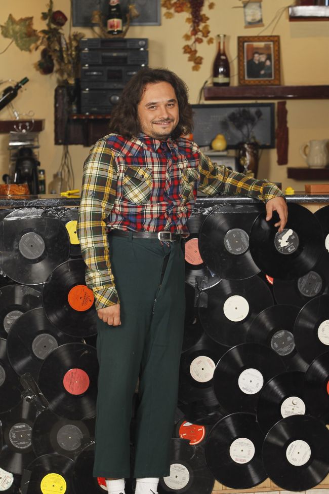 Dorel din Las Fierbinti a ales o mondena, pe Dj Harra, cu care este intr-o relatie de cateva saptamani