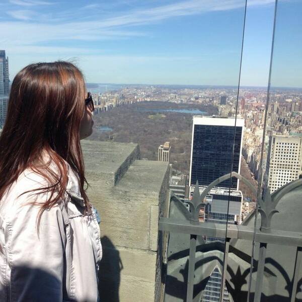 Estera a ales sa plece in New York