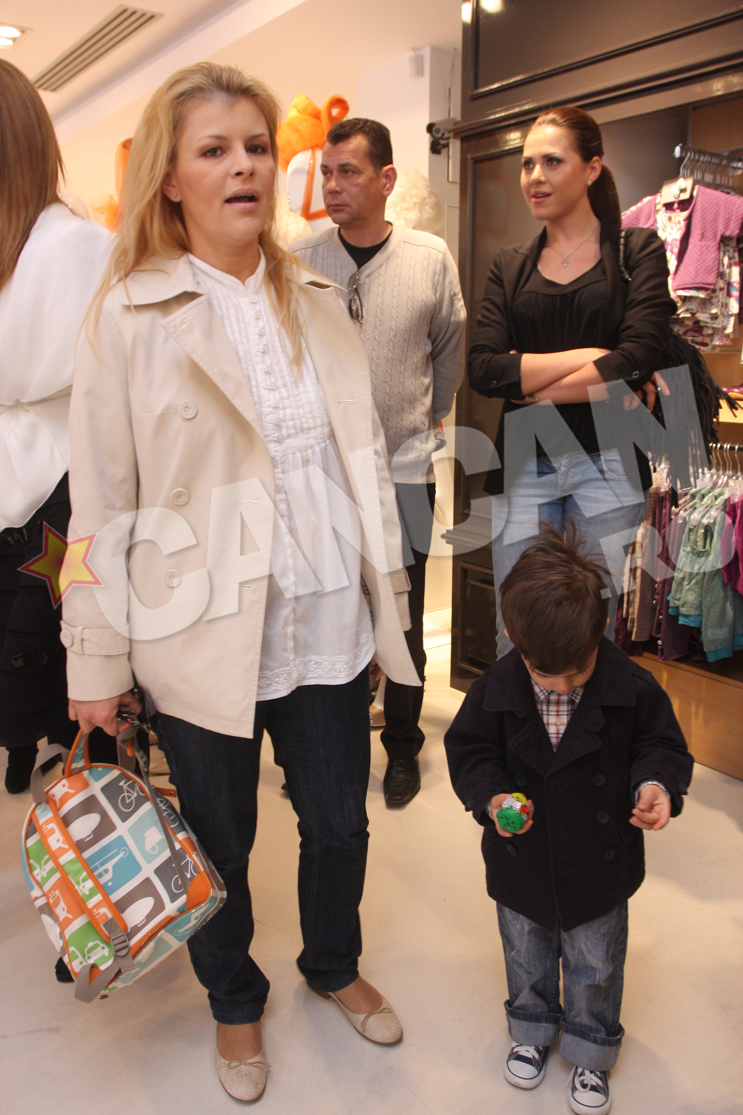 De cand a devenit mama, Sanda Ladosi isi dedica tot timpul familie ei