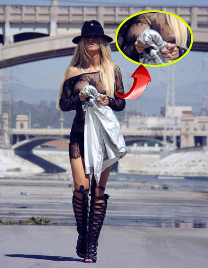 Andreea Balan s-a fotografiat in sanii goi, spre deliciul fanilor