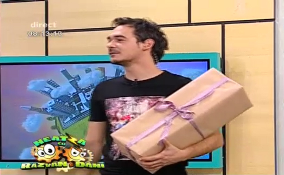 Razvan i-a adus cadoul lui Dani