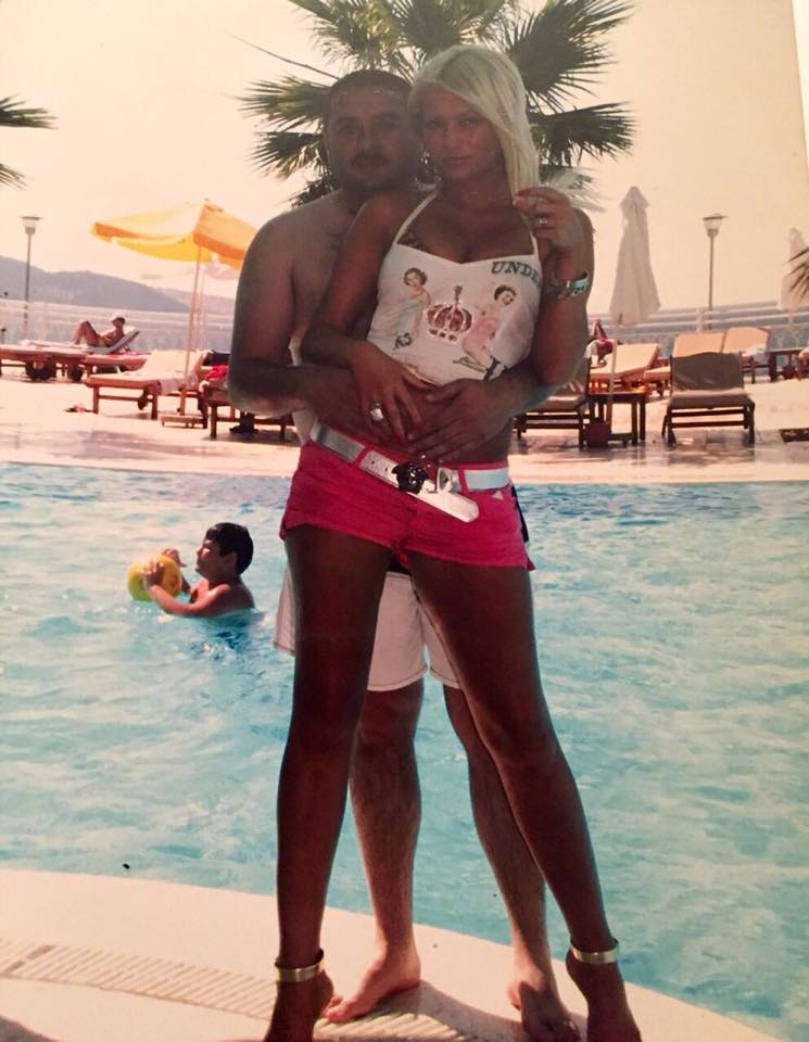 Sensual a incercat sa nege relatia cu Leo