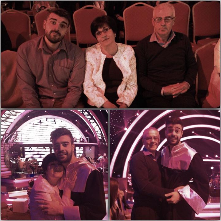 Speak s-a pozat alaturi de parintii lui