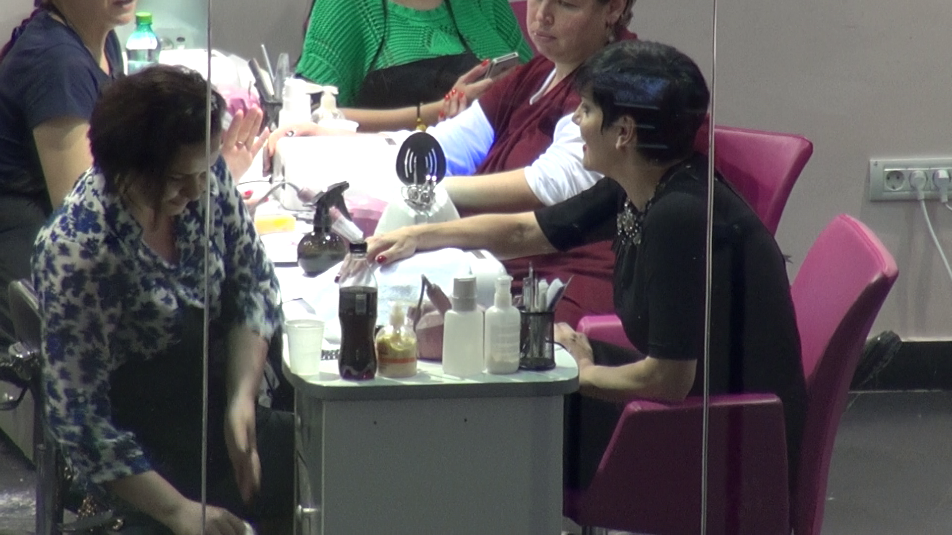 Patrizia le-a facut sa rada pe celalalte angajate