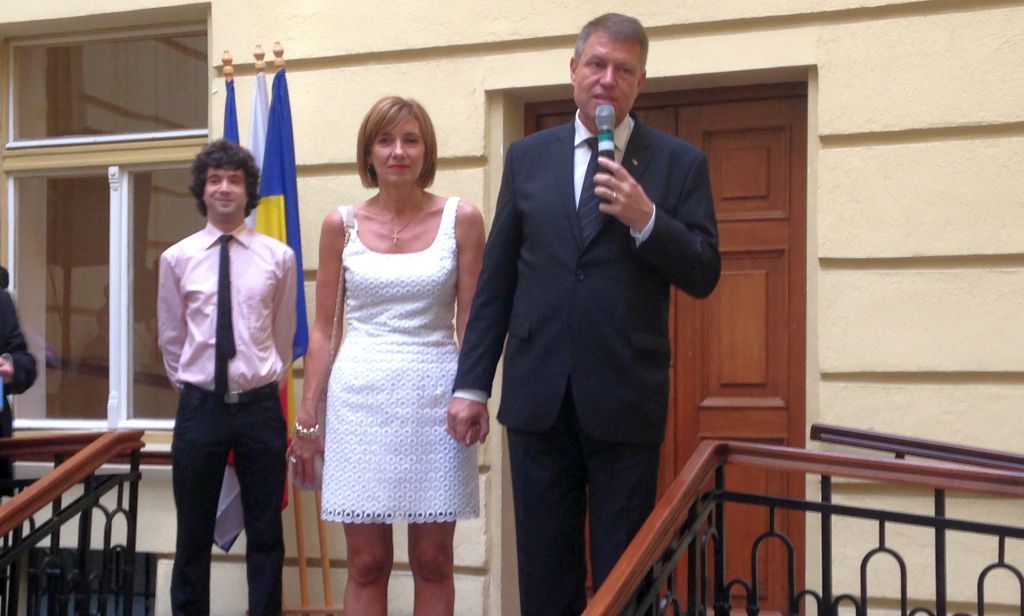 Carmen si Klaus Iohannis sunt casatoriti de 26 de ani